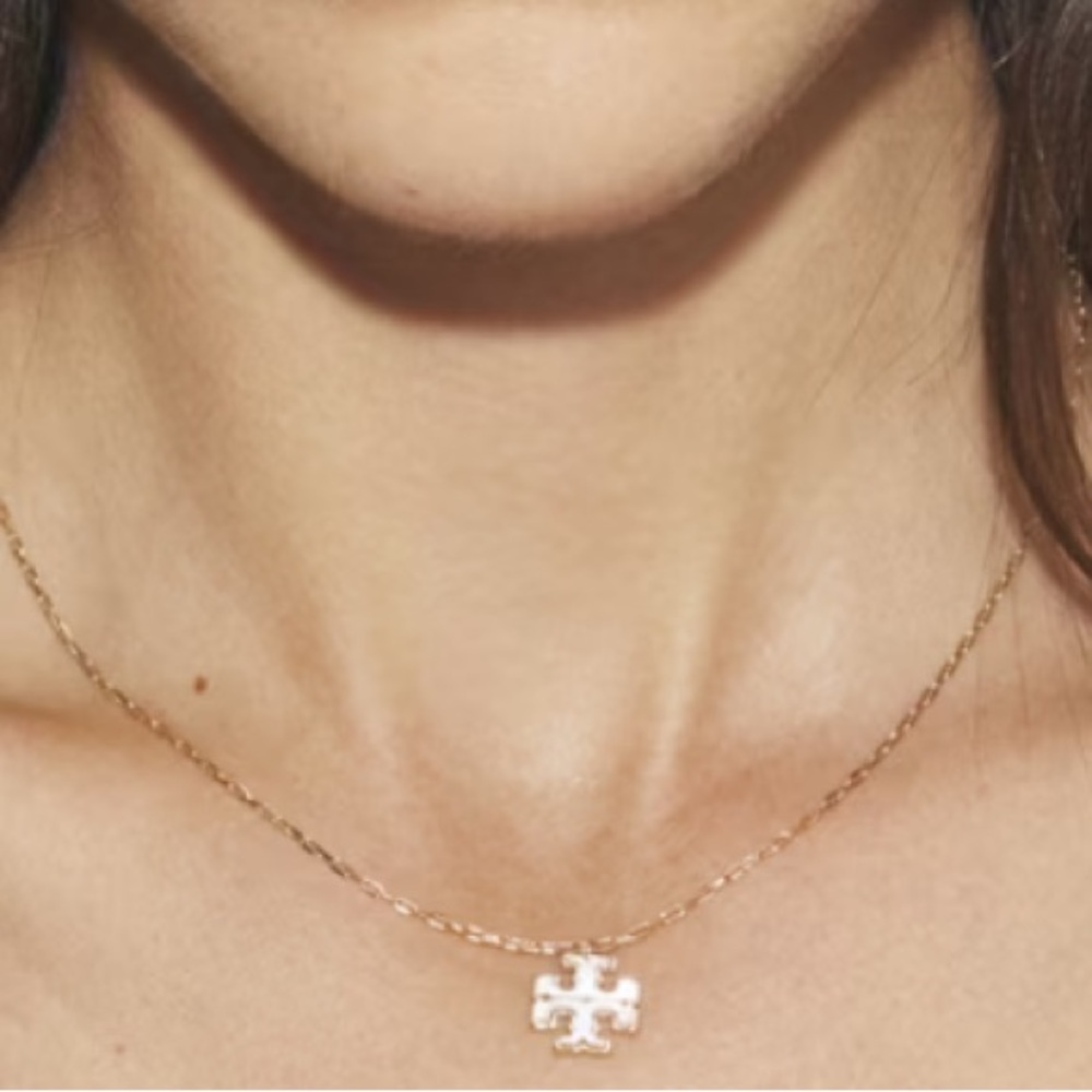 Tory Burch KIRA PENDANT NECKLACE - Picture 2 of 6